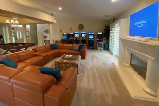 Coachella Chill MT - 4BR 4King work friendly Retreat with Arcade and Heated Pool - 0