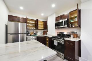 HostWise Stays - Pet Friendly, King Bed, 2BR 2BA Home - 1