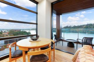 Gorgeous Home with Catalina Bay Views and Carpark - Auckland - 5