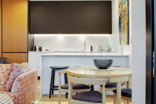 Gorgeous Home with Catalina Bay Views and Carpark - 3