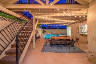 Oasis Near STRIP Pool Jacuzzi Deck Poker Room - Las Vegas - 3