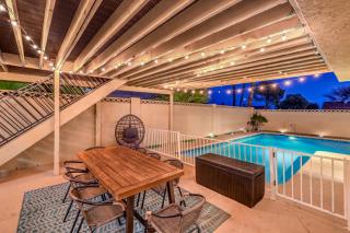 Oasis Near STRIP Pool Jacuzzi Deck Poker Room - Las Vegas - 1