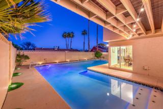 Oasis Near STRIP Pool Jacuzzi Deck Poker Room - Las Vegas - 9