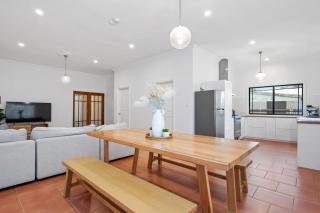 Super House Super Host - 9