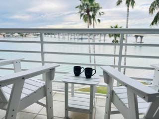 Bahia Vista Top Floor Waterfront Beauty 9-520 - Sint-Petersburg - 9