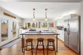 Pine Cone Lodge Fire Pit BBQ Ping Pong - 9