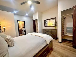 Villa Hermosa- Guest Quarters - 3