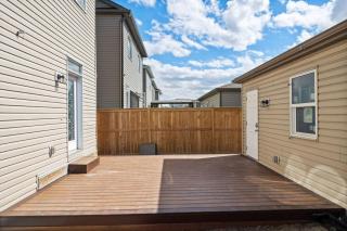 Near Airport - Large 5 Bedroom House, Sleeps 12 Adult, Secure Double Car Garage Parking, Free Banff Access, AC & More! - Calgary - 6