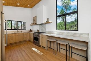 Prescott Treehouse Luxe 4BR 3B Home Sleeps 10 - Prescott - 3