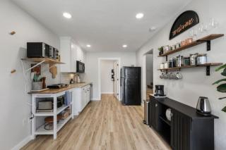 Downtown Urban Hideaway New Listing - 7