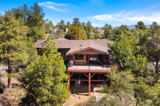 Summit Lodge- Sleeps 10, 4 Full Bath, Pet Friendly - 0