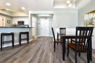Silver Beach Towers E805 - 1