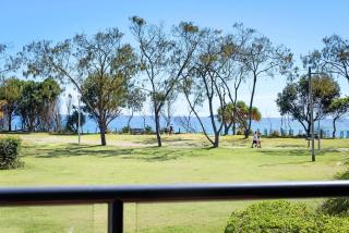 Byron Bay Beachfront Holiday Apartments - Byron Bay - 6