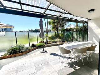 Byron Bay Beachfront Holiday Apartments - 1