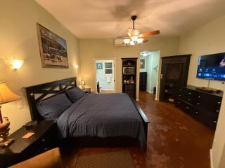 The Roost Cabins - Lakehills - 2