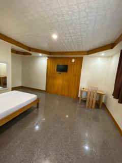 Alwins Beach Resort - - 9