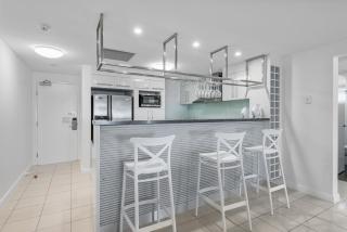 Deep Blue Apartment 8 - 7