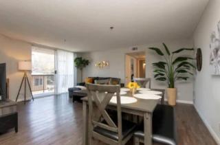 Hollywood Heights 2BR Apartment with Rooftop Pool and Stunning Views - Los Angeles - 6
