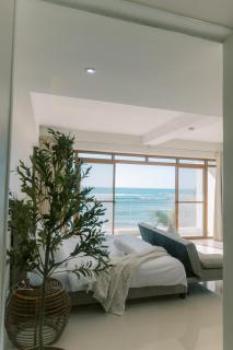 Palms La Union - Ocean view King Suite Room - 4