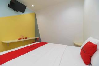 RedDoorz at Taman Galaxy Bekasi - 9