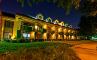 Best Western Plus Raffles Inn & Suites - Anaheim - 9