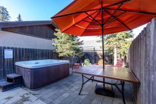 Snowcreek Suite - Dogwood - Hot tub - Kitchenette - Leavenworth - 2