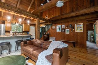 Whitehorse Mountain Retreat - Hot tub - Fireplace - 4