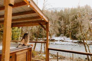 Stilly River Haus - Hot tub - Firepit - Fireplace - 8