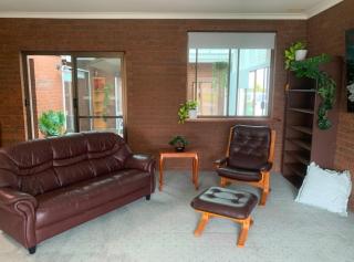 Footbridge Holiday Apartment, Prime Position - 8