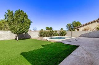 4 bdrm w heated pool close to state farm stadium - Glendale - 1