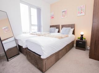 Luxury Three Story Townhouse Free Parking on Drive - Manchester - 1