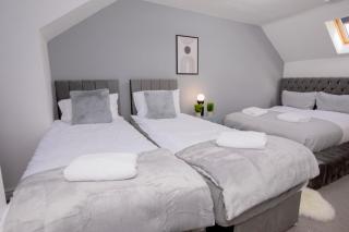 Luxury Three Story Townhouse Free Parking on Drive - Manchester - 4
