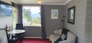 NEW Miromiro Serenity, entire guest house, central - Lower Hutt - 8