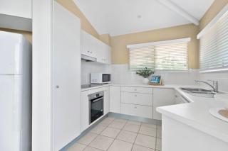 9 Parkshores - Enjoy an Escape in the Perfect Penthouse Apartment - Sunshine Beach - 4