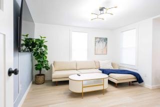 Modern East Boston 2 Bed 2 Bath - Boston - 4