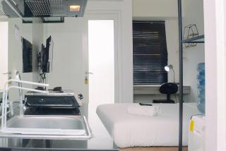 Best and Stylish Studio Unit Springlake Summarecon Apartment By Travelio - Bekasi - 5