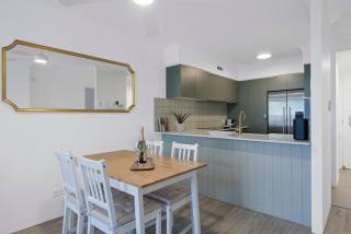 Bel Air Modern 1 Bedroom Apartment - CoastHM - Gold Coast - 4