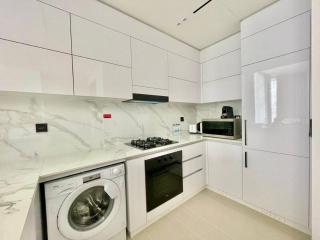 Upscale 1br Apt In Jvc With Pool & Gym Access - 2