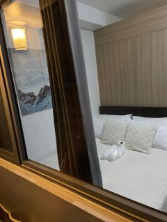 12 Minutes from Mall of Asia - Spacious Condo with Balcony & Hot Shower - 1