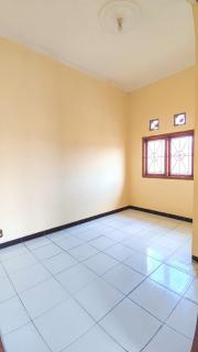 Unfurnished 2-Storey House for rent in Bekasi - Ideal for Long-Term Stay - Rawaroko - 6