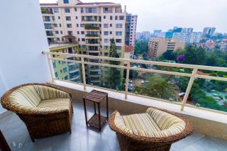 luxurious fully furnished two bedroom apartment with swimming fully equipped gym ample parking space children playing ground and a relaxing rooftop with amazing city views - Nairobi - 5