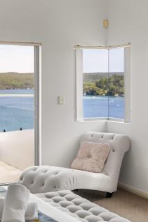 Tranquil Retreat at Caringbah South - Waterfront Ensuite King Room with Spectacular Views - - 4