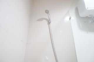 Comfort 2BR at Tree Park City BSD Apartment By Travelio - Tangerang - 3