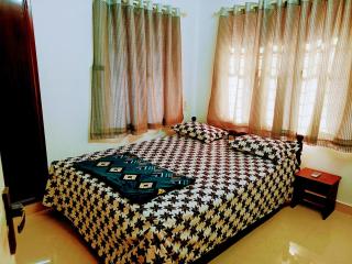 Snug Stay - Cochin - 8