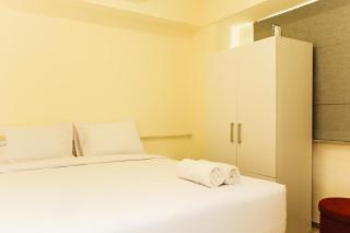 Comfortable 2BR with Study Room at Meikarta Apartment By Travelio - 3