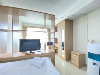 Stylish & Comfy Studio at Dago Suites Apartment By Travelio - 2