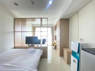 Stylish & Comfy Studio at Dago Suites Apartment By Travelio - Bandung - 3