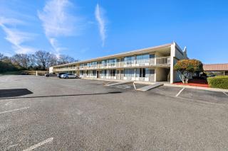 Rodeway Inn - Monroe - 7