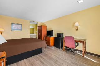 Rodeway Inn - Monroe - 4