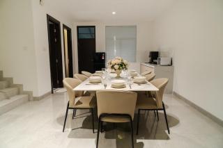 Georgetown Stylish Design Jacuzzi KTV 5BR 16pax D - 1